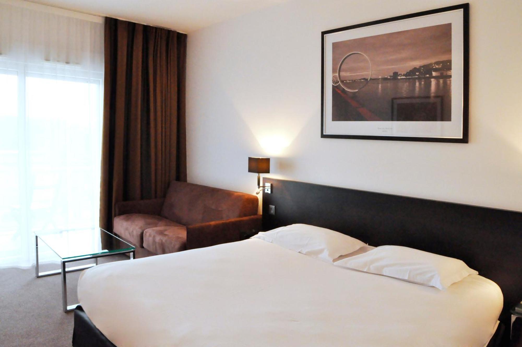 Golden Tulip Nantes Carquefou Suite Bagian luar foto