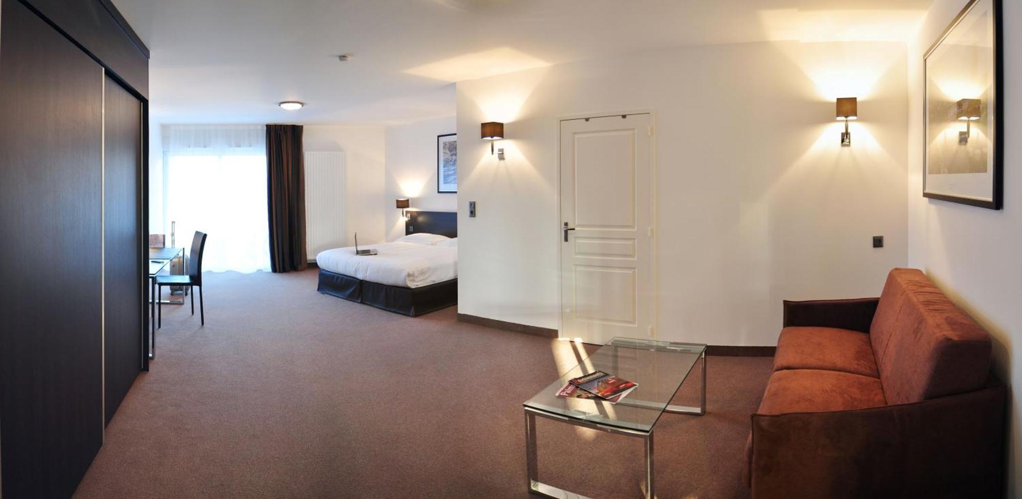 Golden Tulip Nantes Carquefou Suite Bagian luar foto